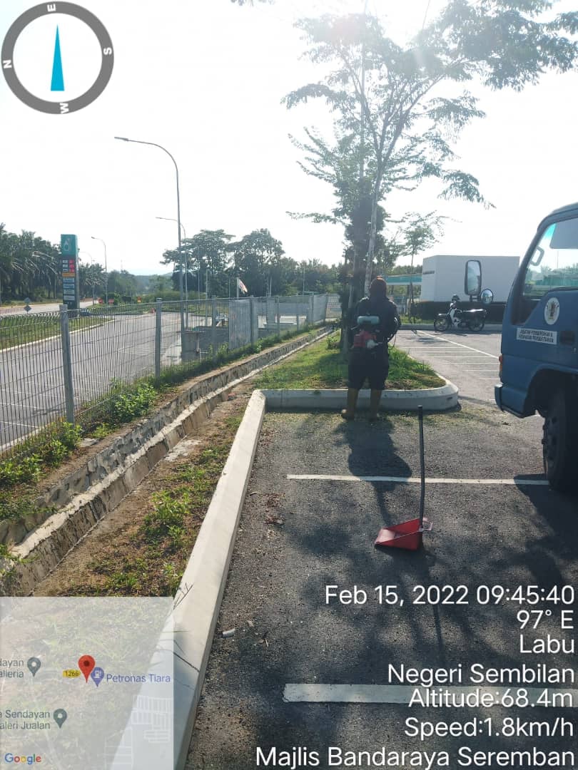 KAWASAN MEDAN SELERA TIARA BIZ,SENDAYAN.