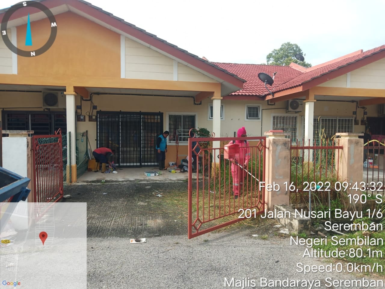 PEMBERSIHAN SEMAK SAMUN  TANAH LOT KOSONG