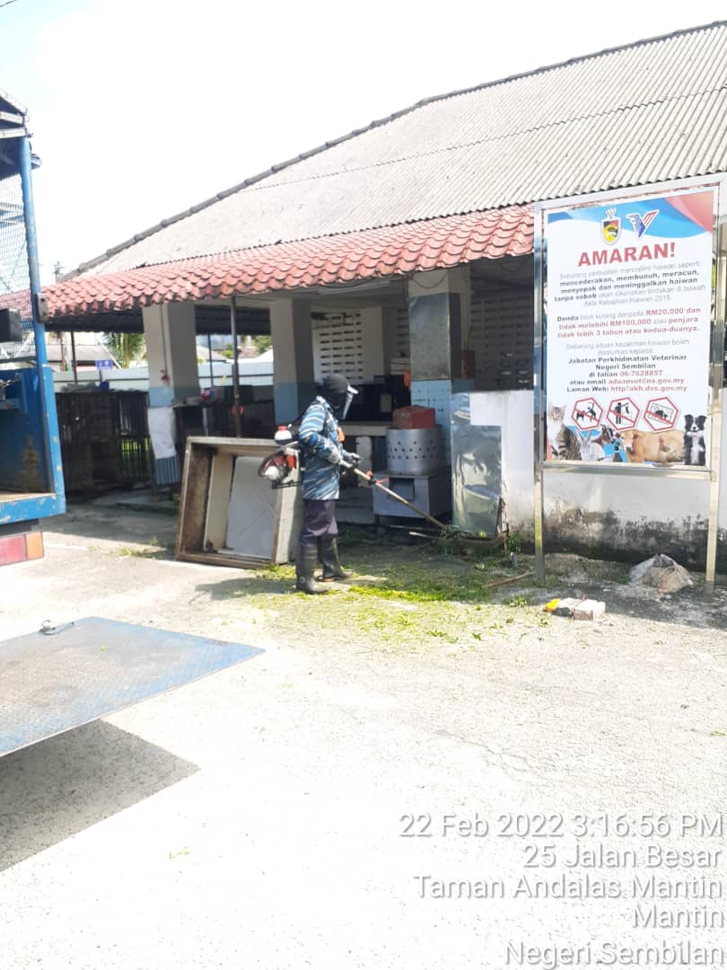 KERJA-KERJA PEMOTONGAN RUMPUT