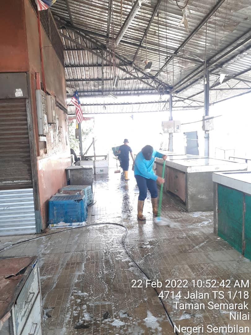 KERJA-KERJA PEMBERSIHAN PASAR