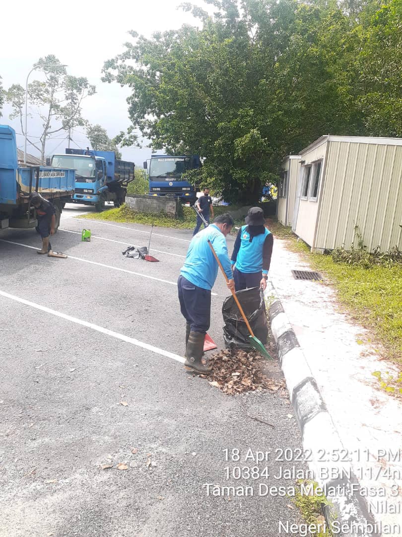 PEMBERSIHAN JALAN DI TEMPAT PELANCONGAN