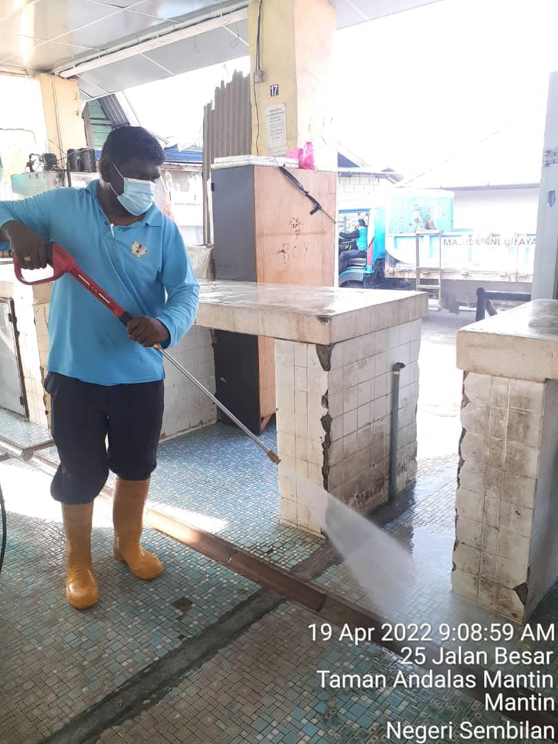 KERJA-KERJA PEMBERSIHAN PASAR