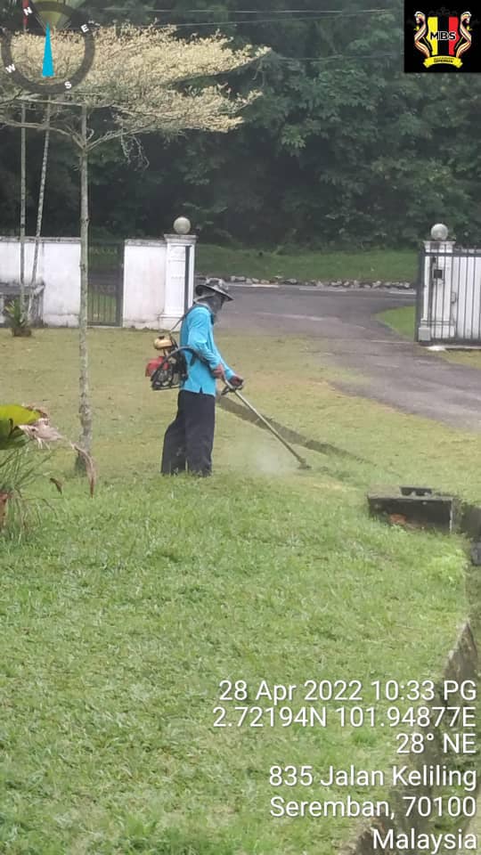 KERJA-KERJA PEMOTONGAN RUMPUT