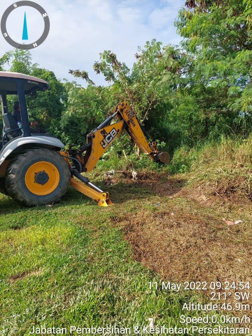  BANTUAN KERJA-KERJA PEMBERSIHAN SEMAK SAMUN