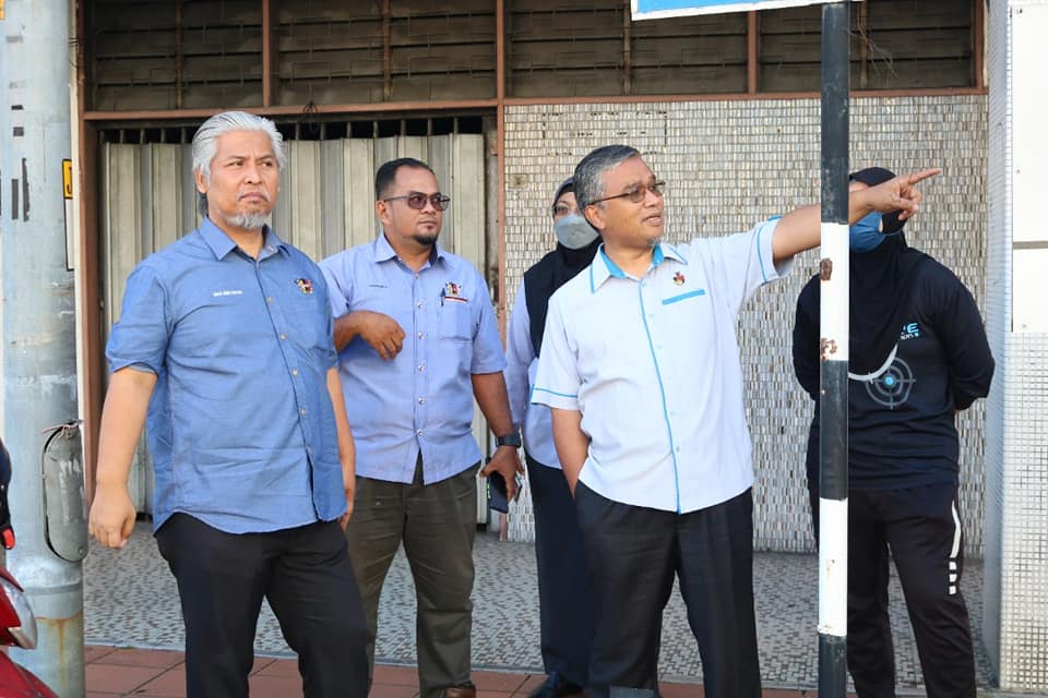 GOTONG ROYONG DI JALAN YAM TUAN