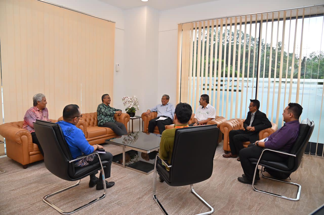 KUNJUNGAN HORMAT DARIPADA KUMPULAN PEMBANGUNAN PERNIAGAAN SELIA SELENGGARA SDN BHD