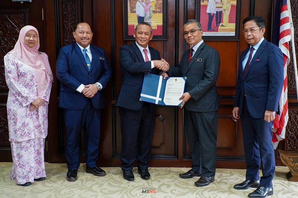 WARGA MBS SANGAT BERBANGGA ATAS PELANTIKAN YB DATO' MASRI BIN HAJI RAZALI SEBAGAI PEGAWAI KEWANGAN NEGERI SEMBILAN. TAHNIAH DAN SYABAS DIUCAPKAN.