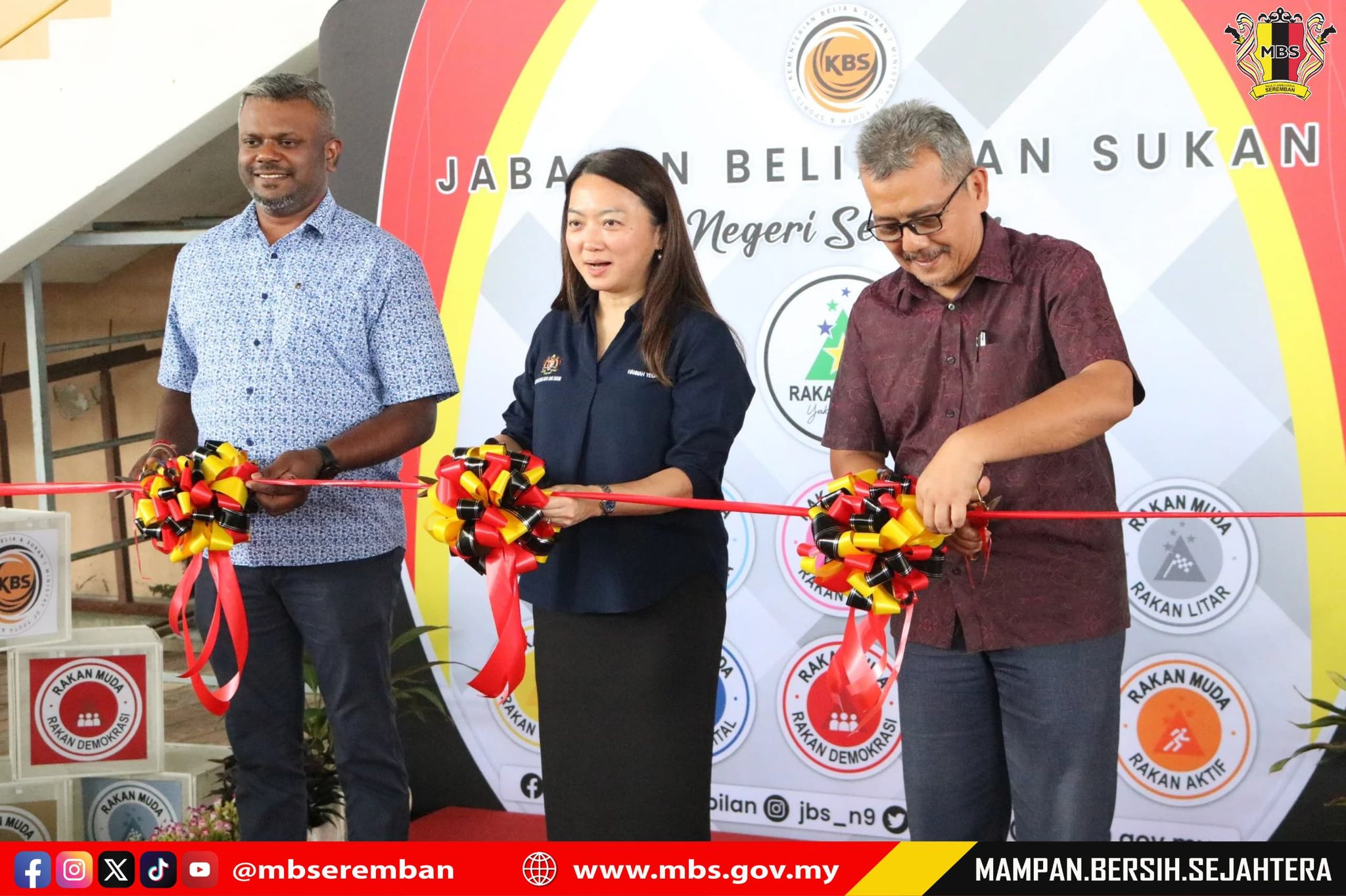 MAJLIS PENYERAHAN PROJEK MENAIK TARAF PAPAN MARKAH (SCOREBOARD) DI PUSAT AKUATIK PAROI