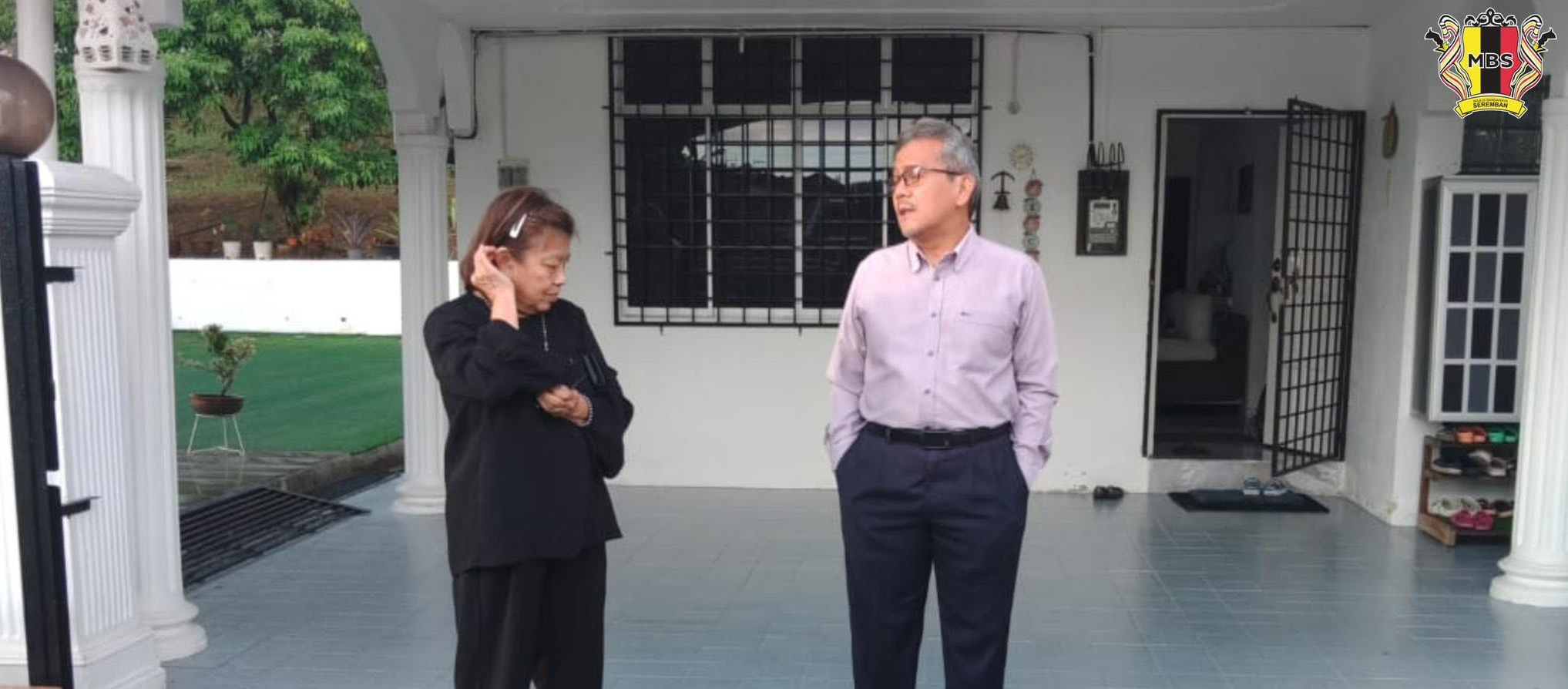 DATUK BANDAR MENYANTUNI PENGADU