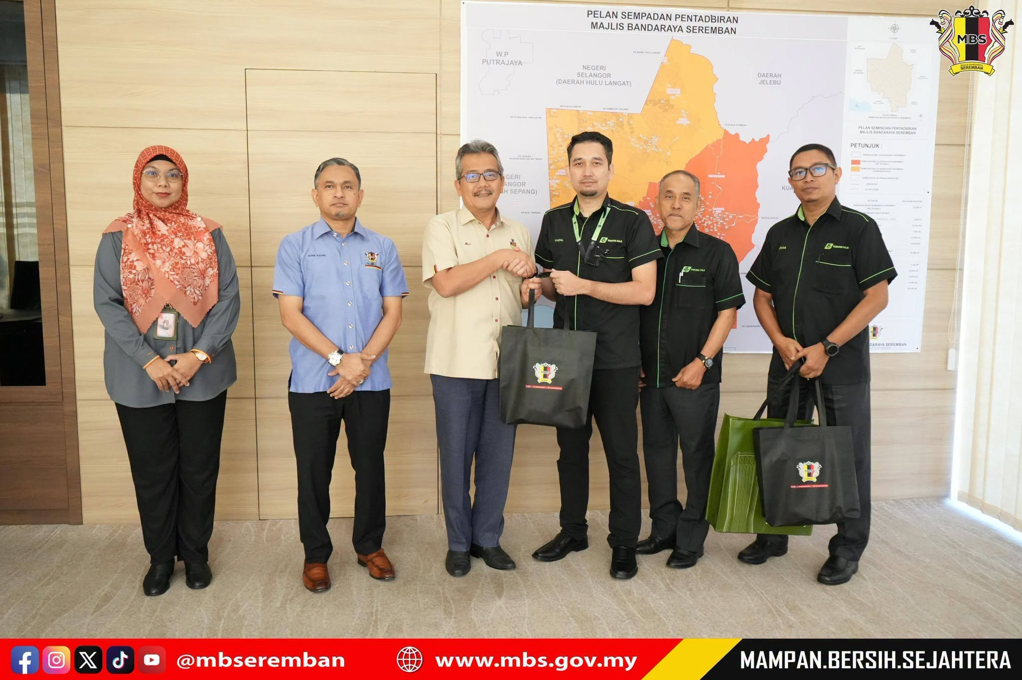 DATUK BANDAR MENERIMA KUNJUNGAN HORMAT DARIPADA LEMBAGA TABUNG HAJI 