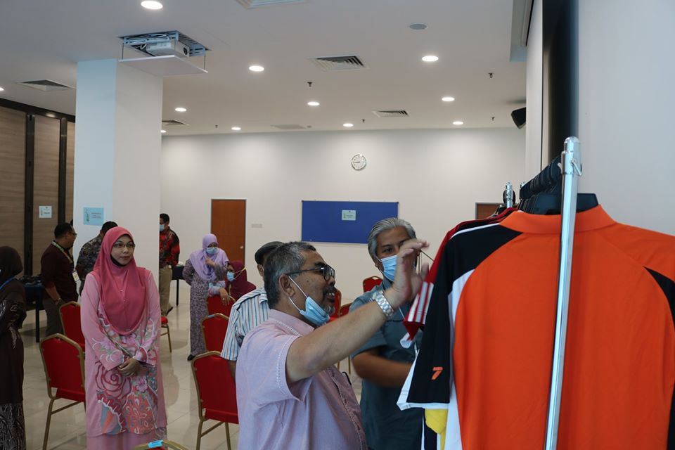 YBhg Dato' Haji Zazali bin Salehudin Datuk Bandar Majlis Bandaraya Seremban telah sudi merasmikan Bilik Gobok Infaq