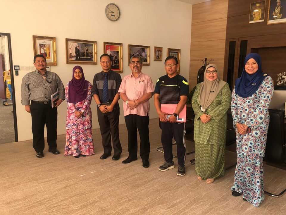 KUNJUNGAN HORMAT OLEH TUAN MUHAMAD BIN ABU BAKAR PENGARAH KEMAS 