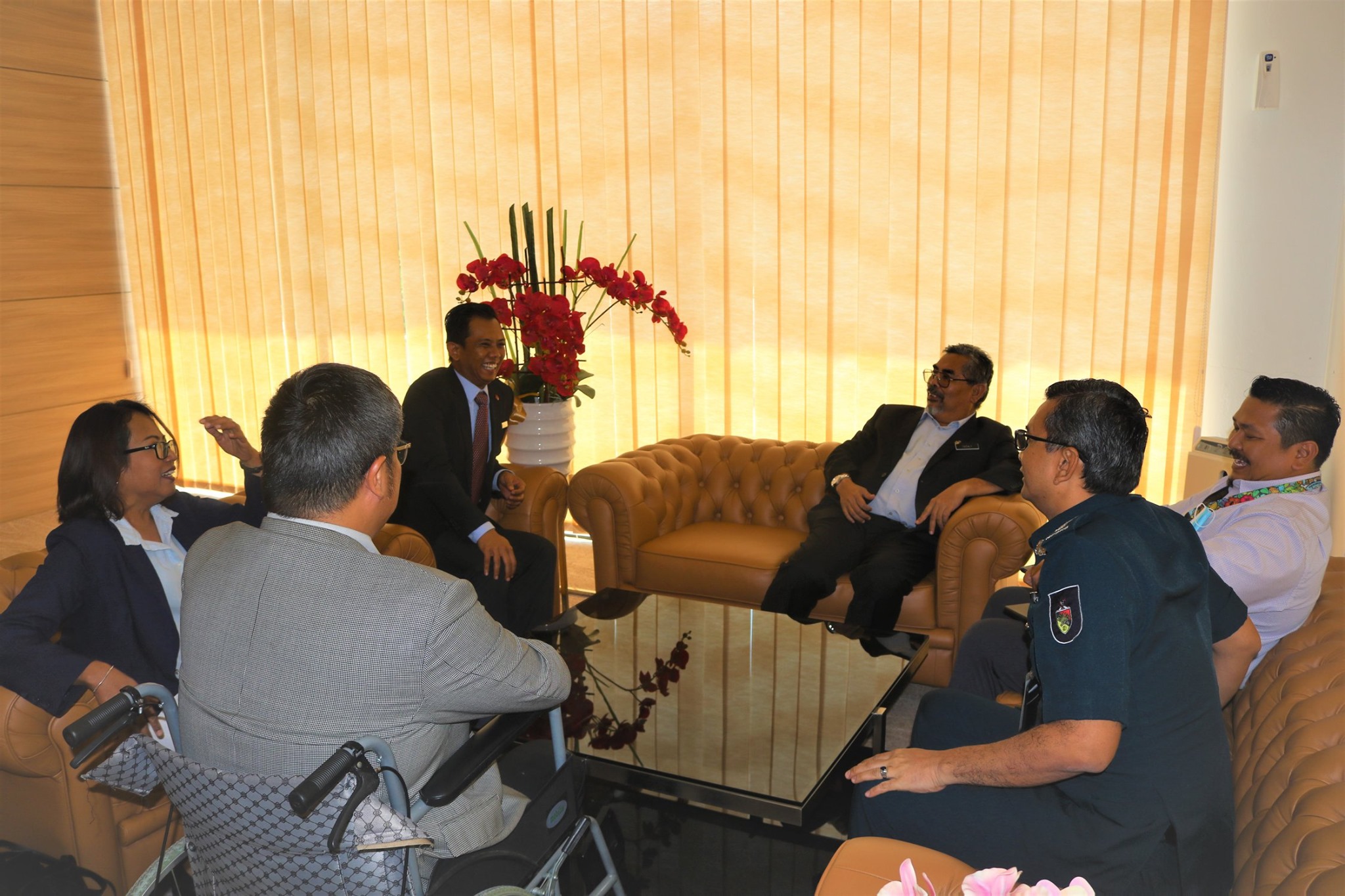 KUNJUNGAN HORMAT OLEH DELEGASI D'TEMPAT