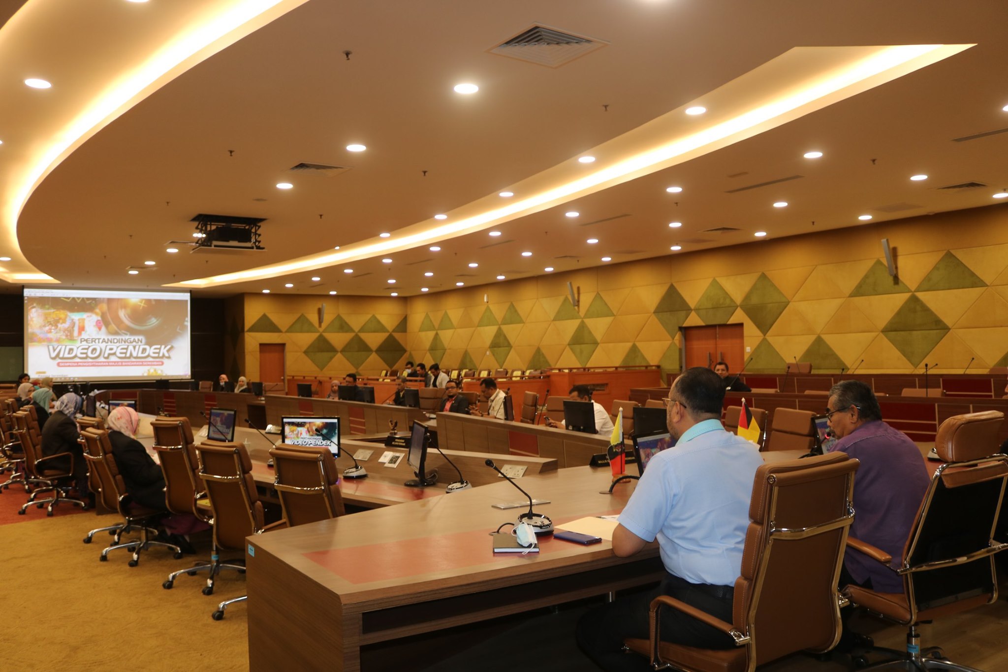 MAJLIS PENYAMPAIAN HADIAH KEPADA PEMENANG PERTANDINGAN VIDEO PENDEK