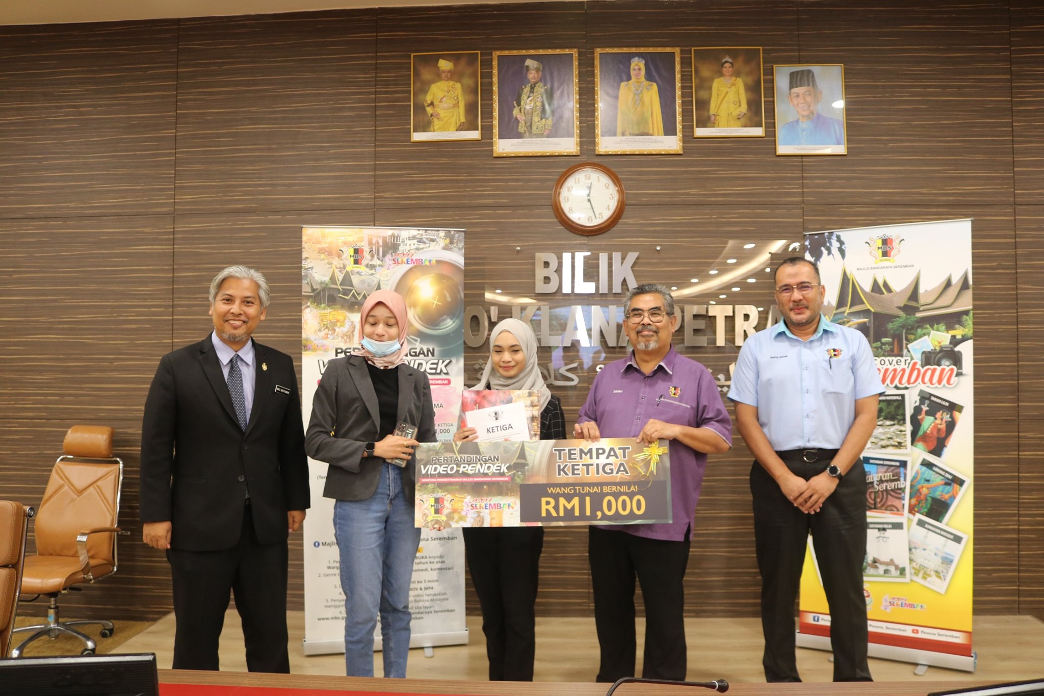 MAJLIS PENYAMPAIAN HADIAH KEPADA PEMENANG PERTANDINGAN VIDEO PENDEK