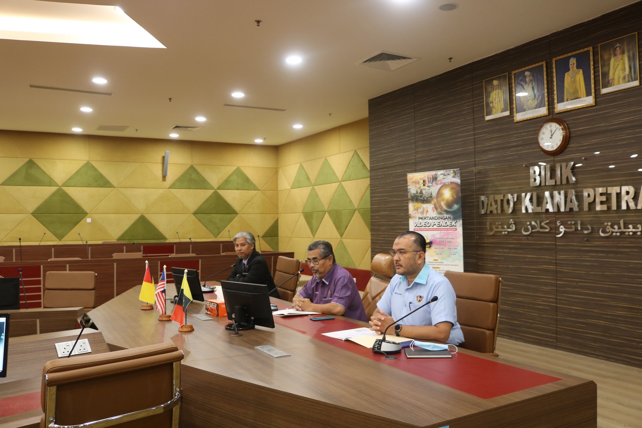 MAJLIS PENYAMPAIAN HADIAH KEPADA PEMENANG PERTANDINGAN VIDEO PENDEK