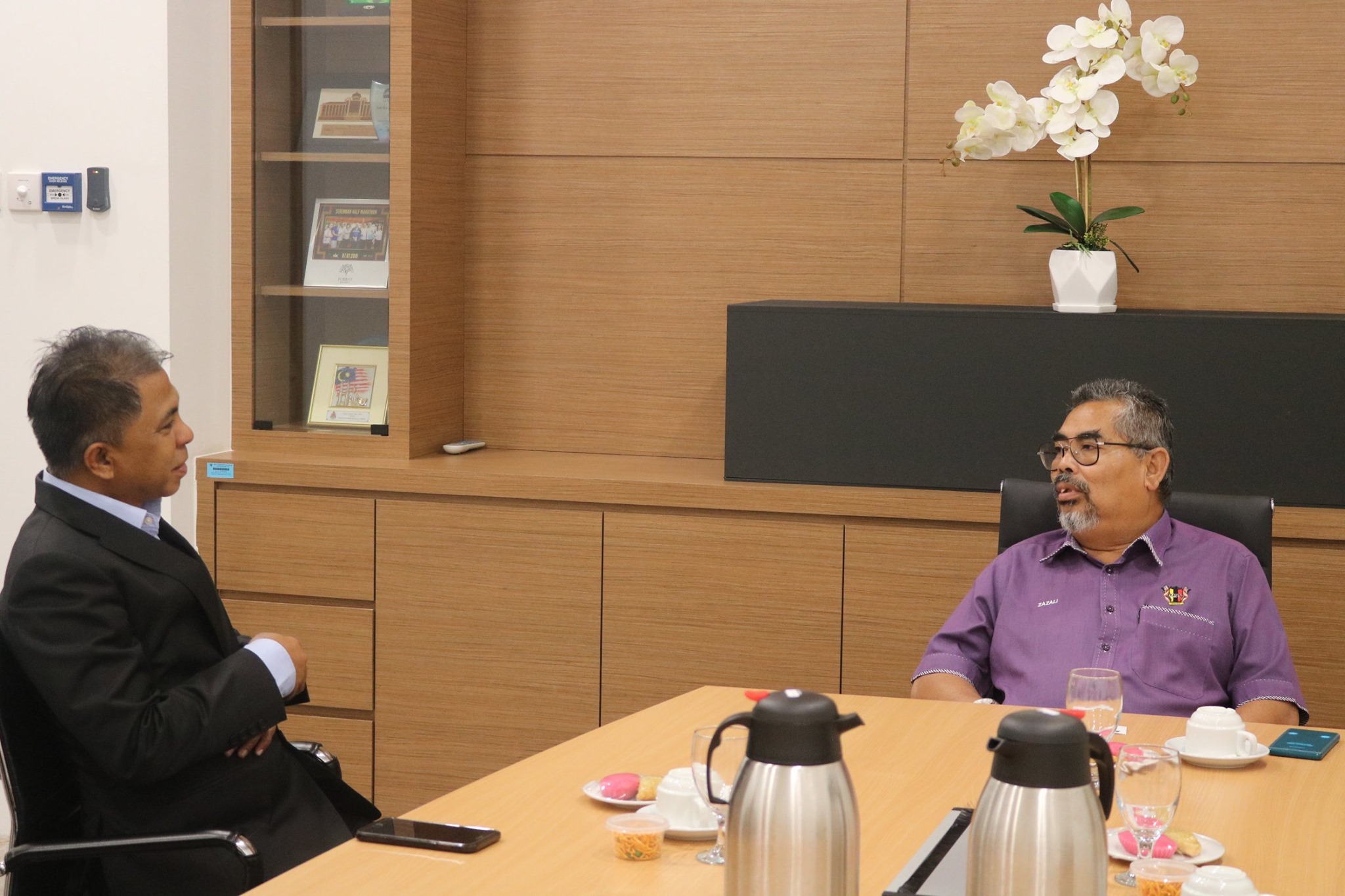 unjungan Hormat oleh Tuan Haji Abu Bakar bin Jangga Pengarah Tabung Haji Negeri Sembilan 