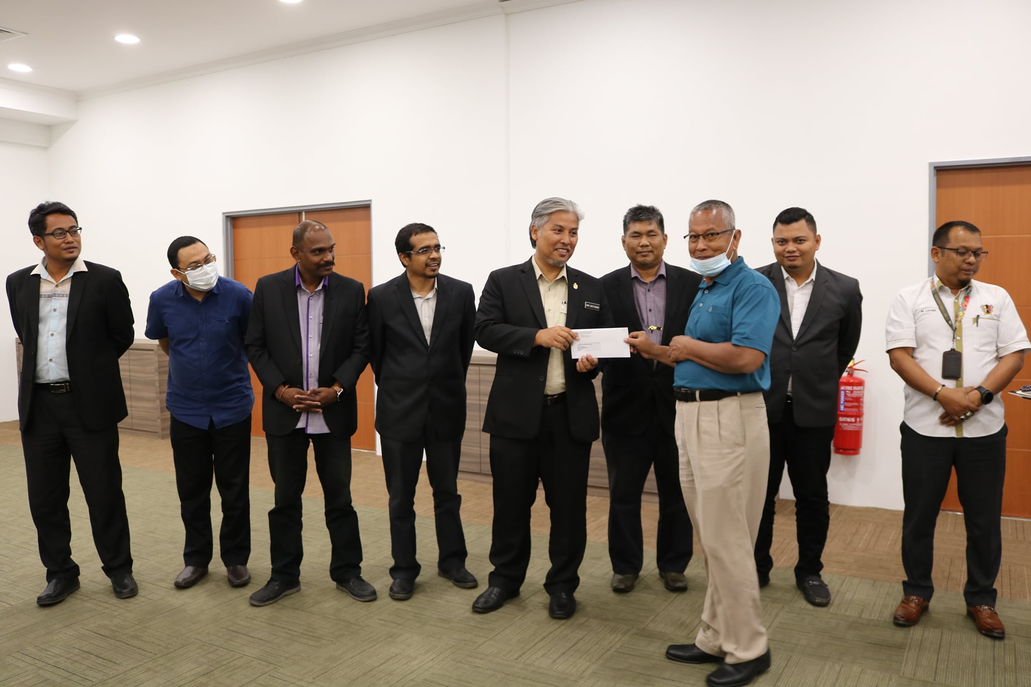 MAJLIS PENYERAHAN SURAT TAWARAN GERAI MAJLIS BANDARAYA SEREMBAN 