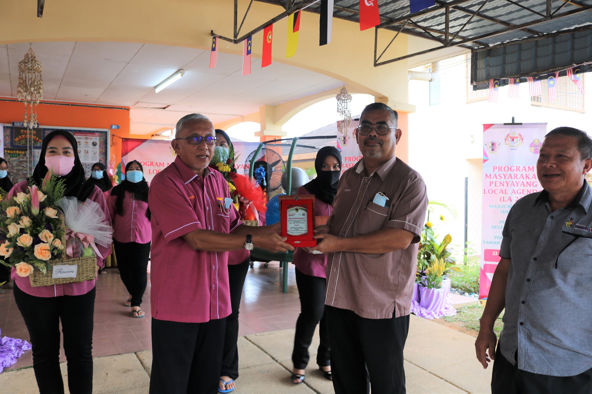 PROGRAM MASYARAKAT PENYAYANG LOCAL AGENDA 21 (LA21) 