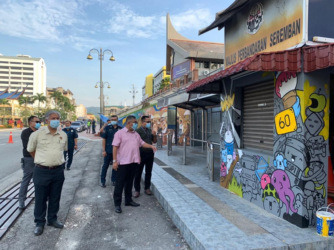 PROJEK MELUKIS DINDING SENI VISUAL DI JALAN YAM TUAN SEREMBAN.