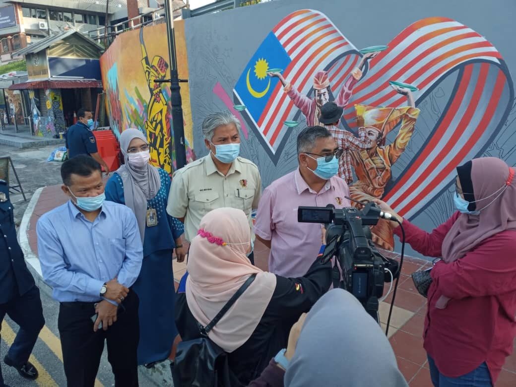 PROJEK MELUKIS DINDING SENI VISUAL DI JALAN YAM TUAN SEREMBAN.