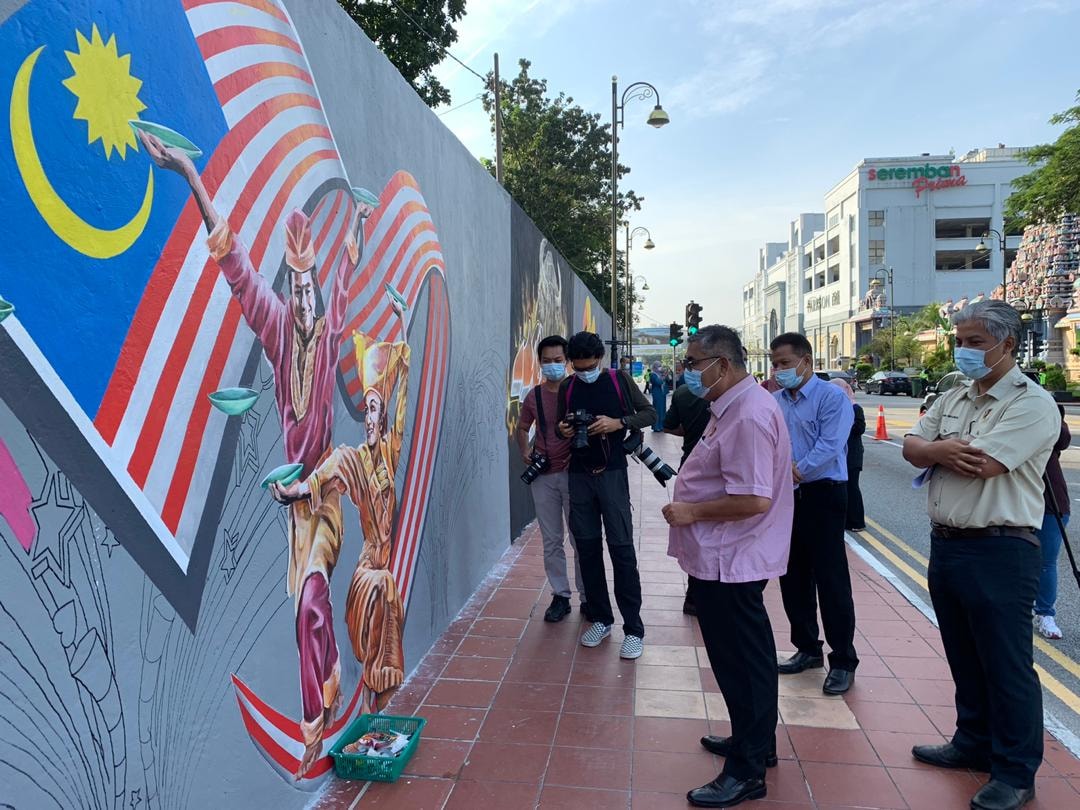 PROJEK MELUKIS DINDING SENI VISUAL DI JALAN YAM TUAN SEREMBAN.