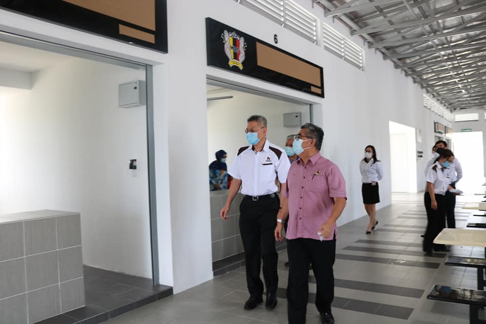 MAJLIS PENYERAHAN MEDAN TIARA BIZ SENDAYAN