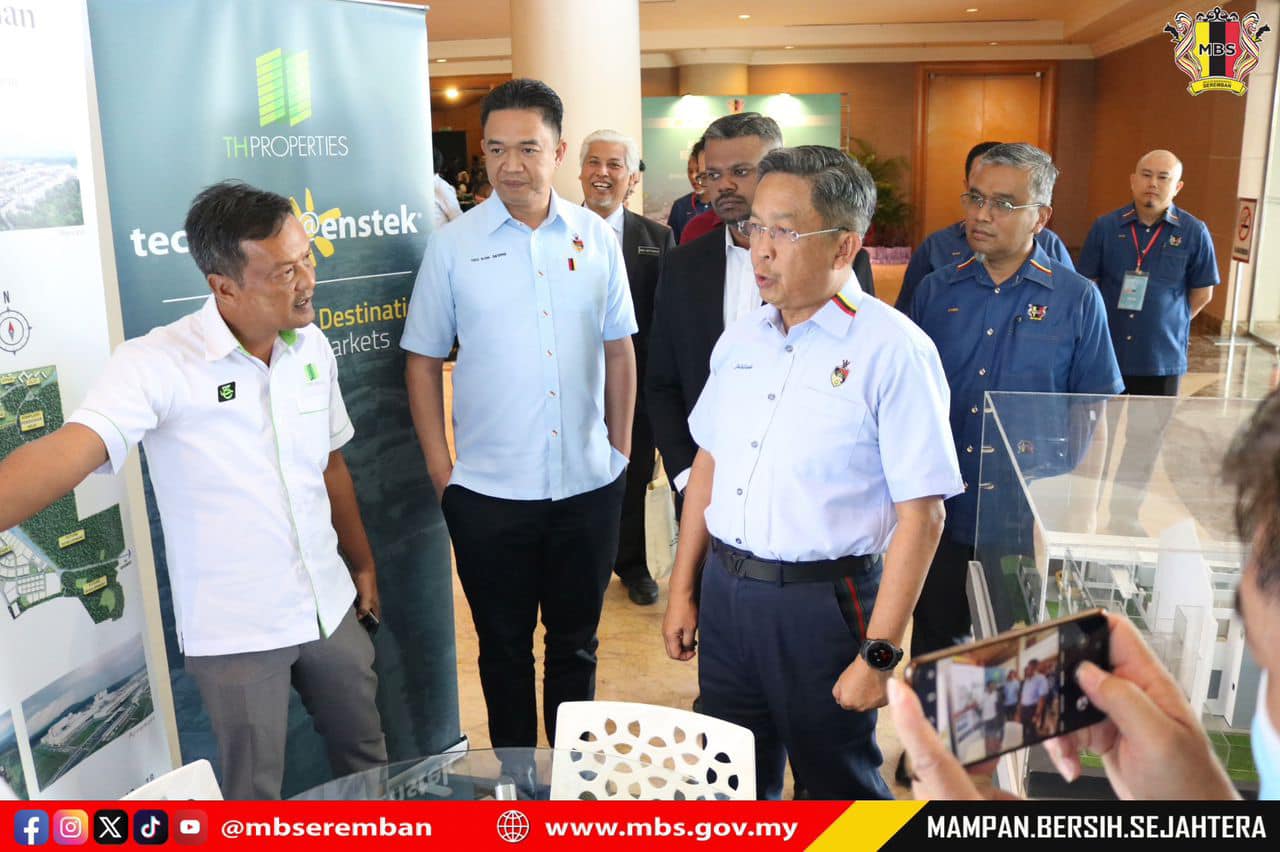 MAJLIS PERASMIAN SEMINAR MEMACU MALAYSIA VISION VALLEY KE ARAH BANDAR PINTAR DAN RENDAH KARBON