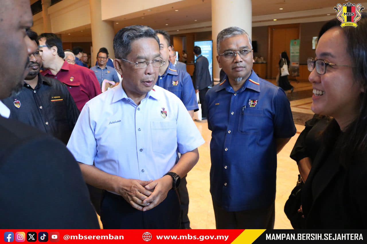 MAJLIS PERASMIAN SEMINAR MEMACU MALAYSIA VISION VALLEY KE ARAH BANDAR PINTAR DAN RENDAH KARBON