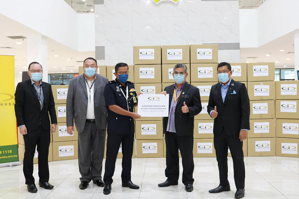 MAJLIS PENYERAHAN SUMBANGAN PELITUP MUKA (FACE MASK)