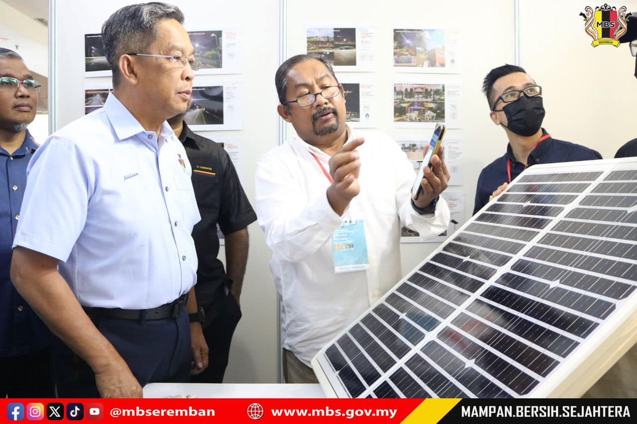 MAJLIS PERASMIAN SEMINAR MEMACU MALAYSIA VISION VALLEY KE ARAH BANDAR PINTAR DAN RENDAH KARBON