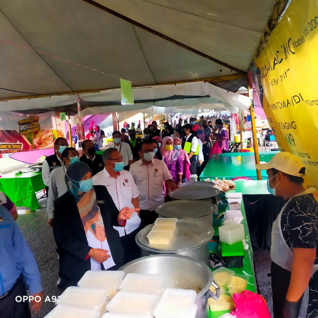 PROGRAM JERAYAWARA BAZAR RAMADHAN ONE AVENUE SEREMBAN 2 BERSAMA EXCO KESIHATAN, ALAM SEKITAR, KOPERASI DAN KEPENGGUNAAN ANJURAN JAB.KESIHATAN NEGERI,NEGERI SEMBILAN