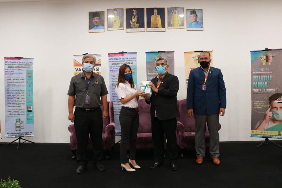 MAJLIS PENYERAHAN FLYERS / BAHAN PROMOSI BERKAITAN COVID-19