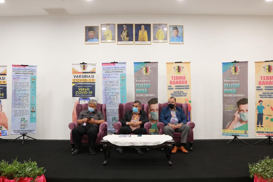 MAJLIS PENYERAHAN FLYERS / BAHAN PROMOSI BERKAITAN COVID-19