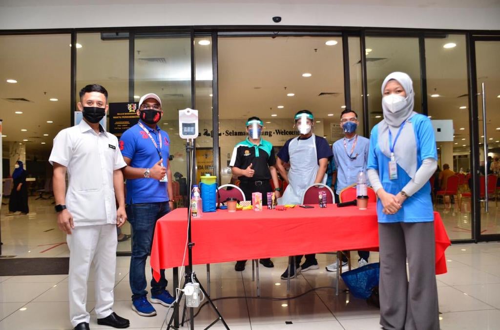 PEMBERIAN VAKSIN COVID-19 DI WISMA MBS