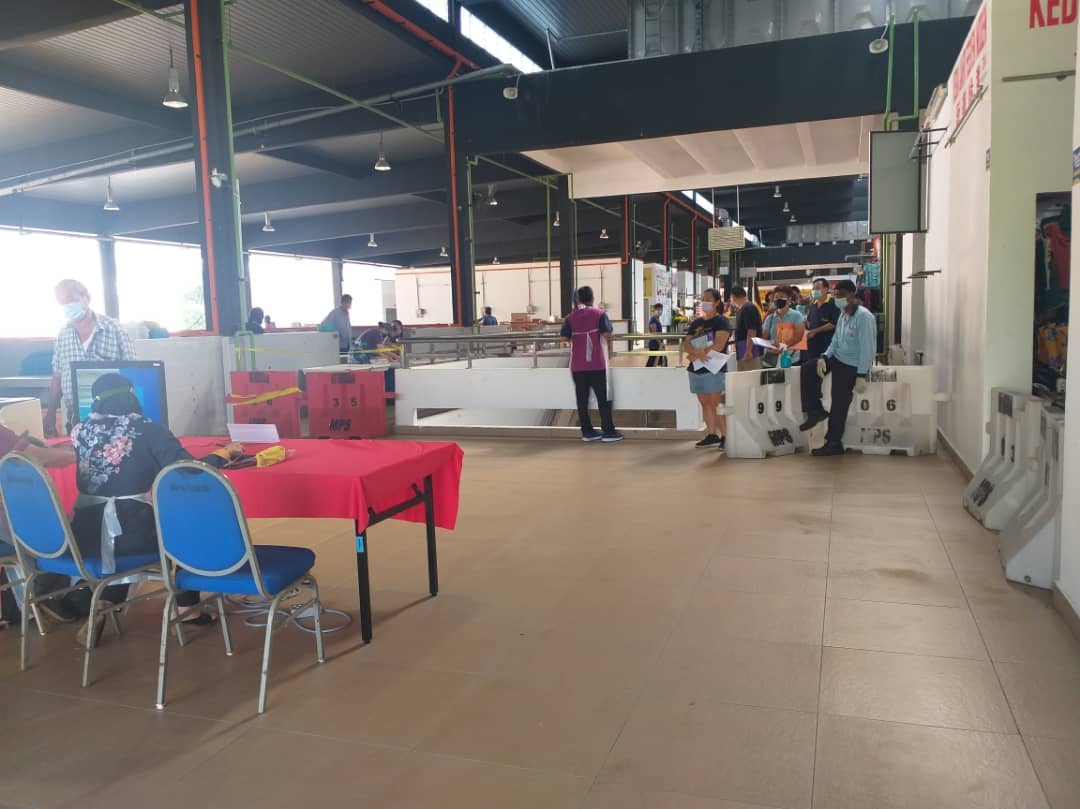 SESI TANDATANGAN PERJANJIAN SEWAAN GERAI PASAR BESAR SEREMBAN