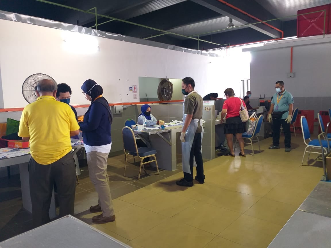 SESI TANDATANGAN PERJANJIAN SEWAAN GERAI PASAR BESAR SEREMBAN