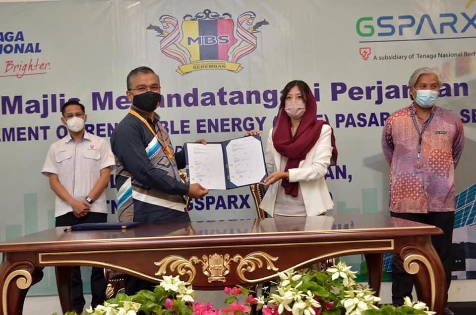 MAJLIS MENANDATANGANI PERJANJIAN ‘SUPPLY AGREEMENT OF RENEWABLE ENERGY (SARE)’ PASAR BESAR SEREMBAN 