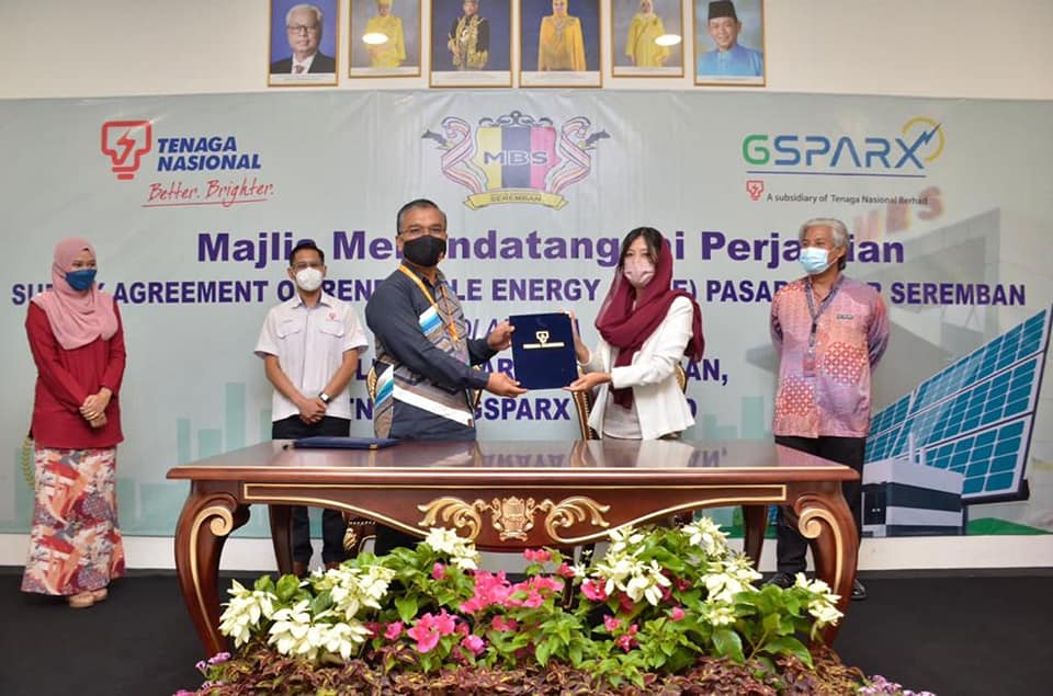MAJLIS MENANDATANGANI PERJANJIAN ‘SUPPLY AGREEMENT OF RENEWABLE ENERGY (SARE)’ PASAR BESAR SEREMBAN 