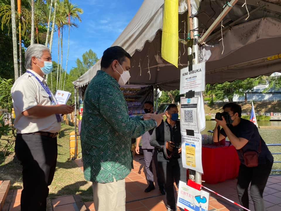 LAWATAN RASMI KE TAMAN REKREASI AIR SEREMBAN.