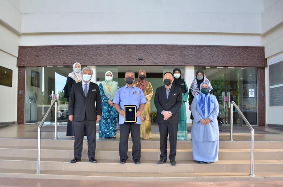 MAJLIS PENYERAHAN SIJIL KETUA AUDIT NEGARA TERHADAP PENGAUDITAN PENYATA KEWANGAN TAHUN BERAKHIR 2020 MAJLIS BANDARAYA SEREMBAN