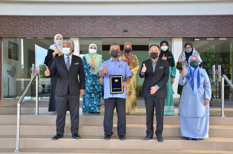 MAJLIS PENYERAHAN SIJIL KETUA AUDIT NEGARA TERHADAP PENGAUDITAN PENYATA KEWANGAN TAHUN BERAKHIR 2020 MAJLIS BANDARAYA SEREMBAN