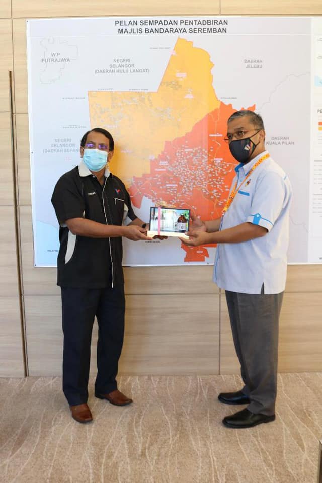 KUNJUNGAN HORMAT PENGARAH VETERINAR NEGERI SEMBILAN KE ATAS DATUK BANDAR