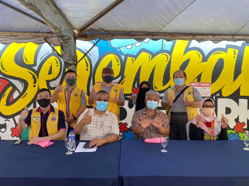 ​MAJLIS GIMIK PELANCARAN MURAL DAN LIBAT URUS [Click and drag to move] ​