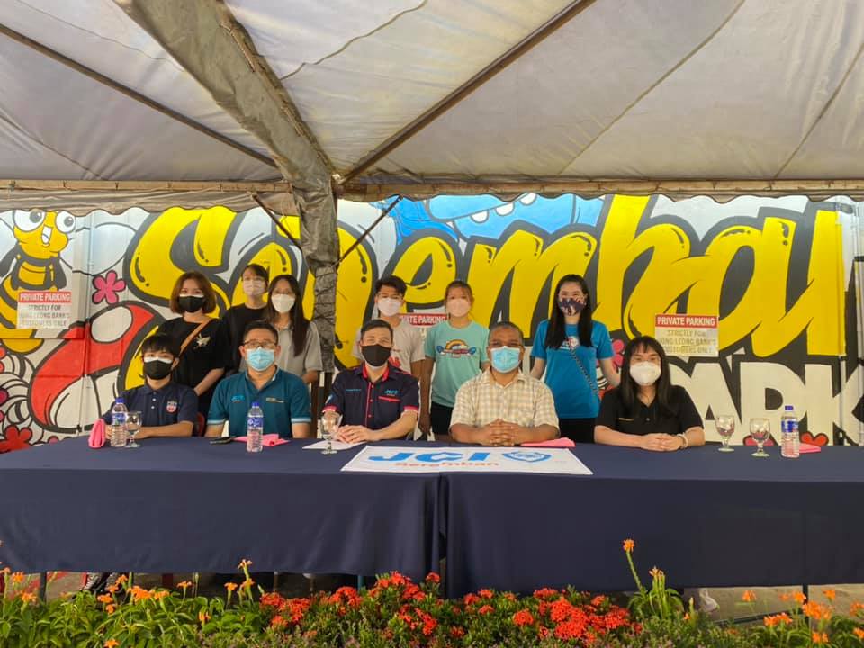 ​MAJLIS GIMIK PELANCARAN MURAL DAN LIBAT URUS [Click and drag to move] ​