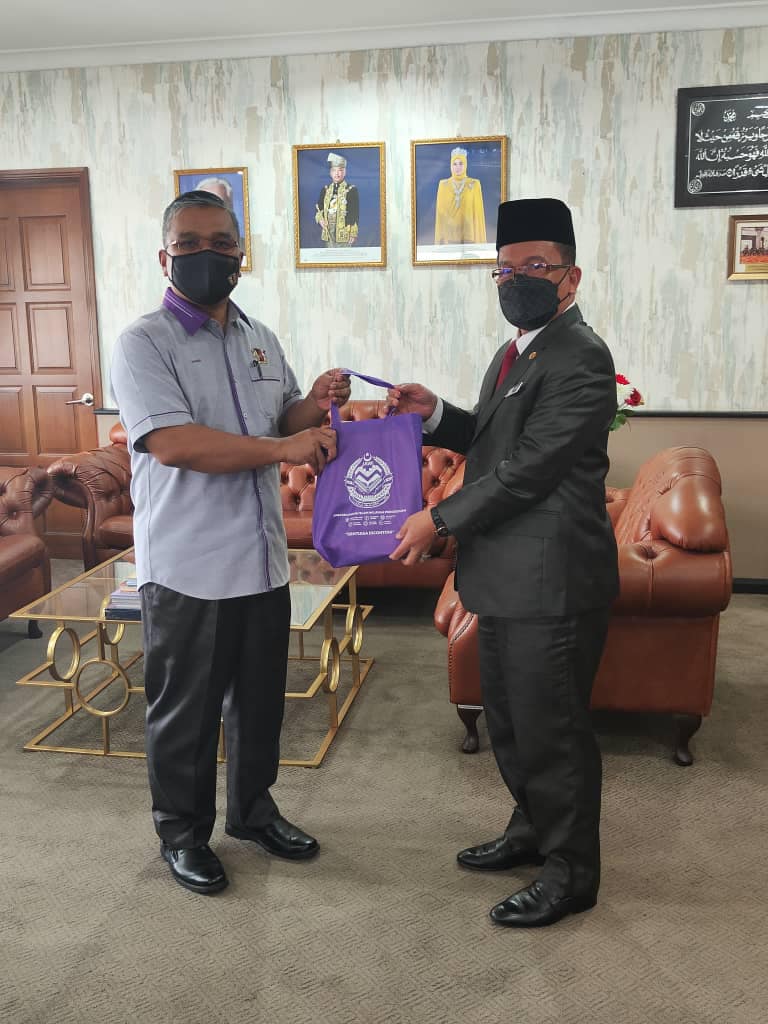 KUNJUNGAN HORMAT DATUK BANDAR KE JAWI