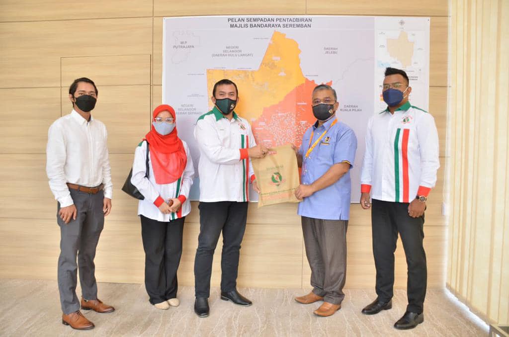 KUNJUNGAN HORMAT KE ATAS DATUK BANDAR OLEH GABUNGAN PELAJAR MELAYU SEMENANJUNG NEGERI SEMBILAN