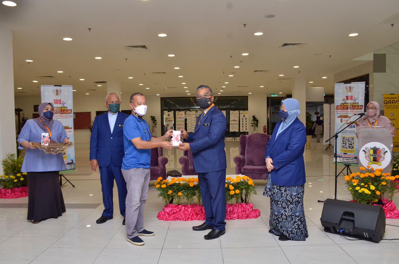 MAJLIS PENYAMPAIAN HADIAH CABUTAN BERTUAH KEMPEN BAGI BAYARAN CUKAI TAKSIRAN ATAS TALIAN DENGAN BAYARAN PENUH SEHINGGA 30 JUN 2022