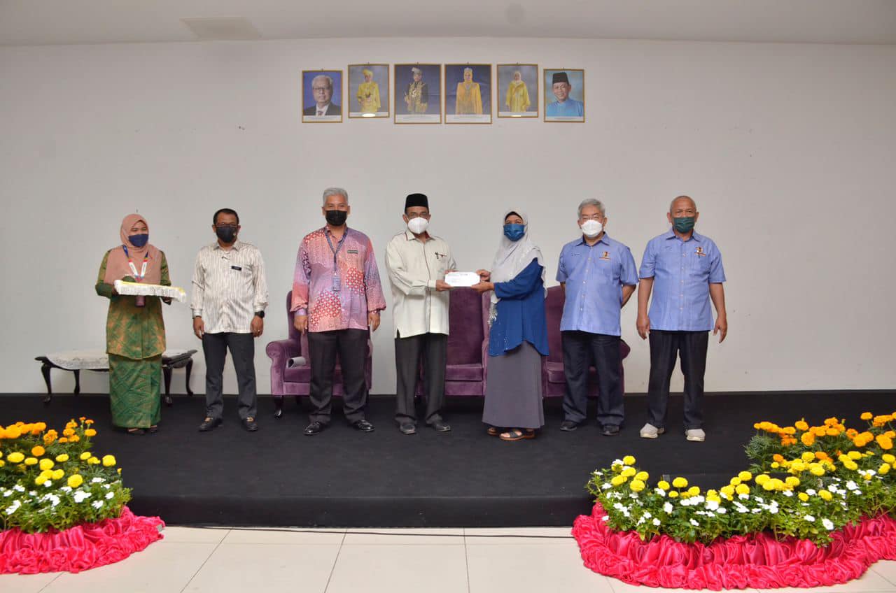 MAJLIS PENYERAHAN TAWARAN GERAI TAMAN AMPANGAN SEMPENA ULANG TAHUN KE-2 MAJLIS BANDARAYA SEREMBAN