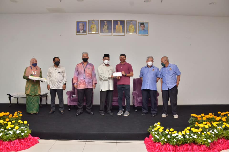 MAJLIS PENYERAHAN TAWARAN GERAI TAMAN AMPANGAN SEMPENA ULANG TAHUN KE-2 MAJLIS BANDARAYA SEREMBAN